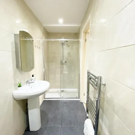 London'S Central East End 2 Bedroom City Apartments Exterior photo